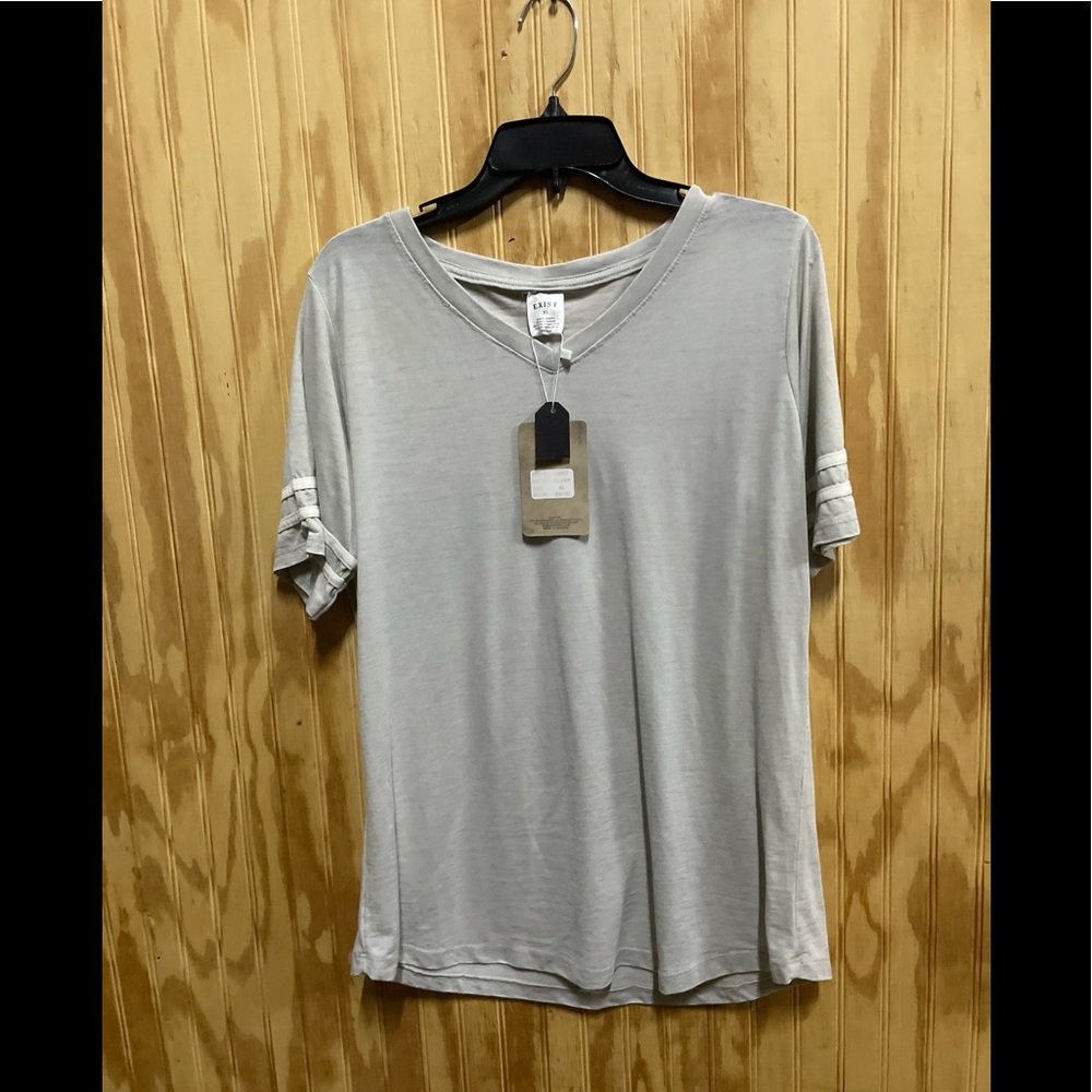 NWT soft Exist gray jersey shortsleeved tee